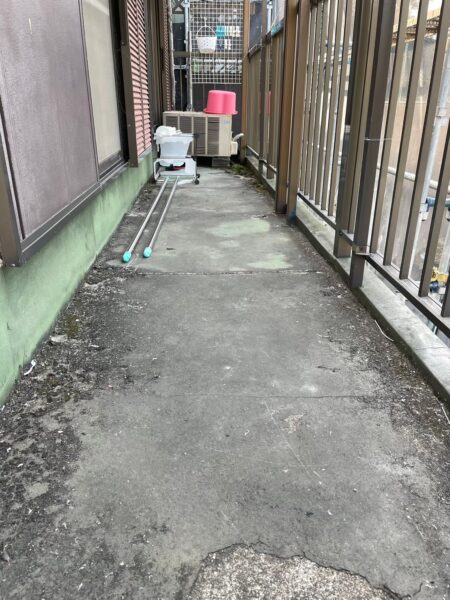 枚方市にてベランダ防水塗装〈雨漏り修理〉 施工前